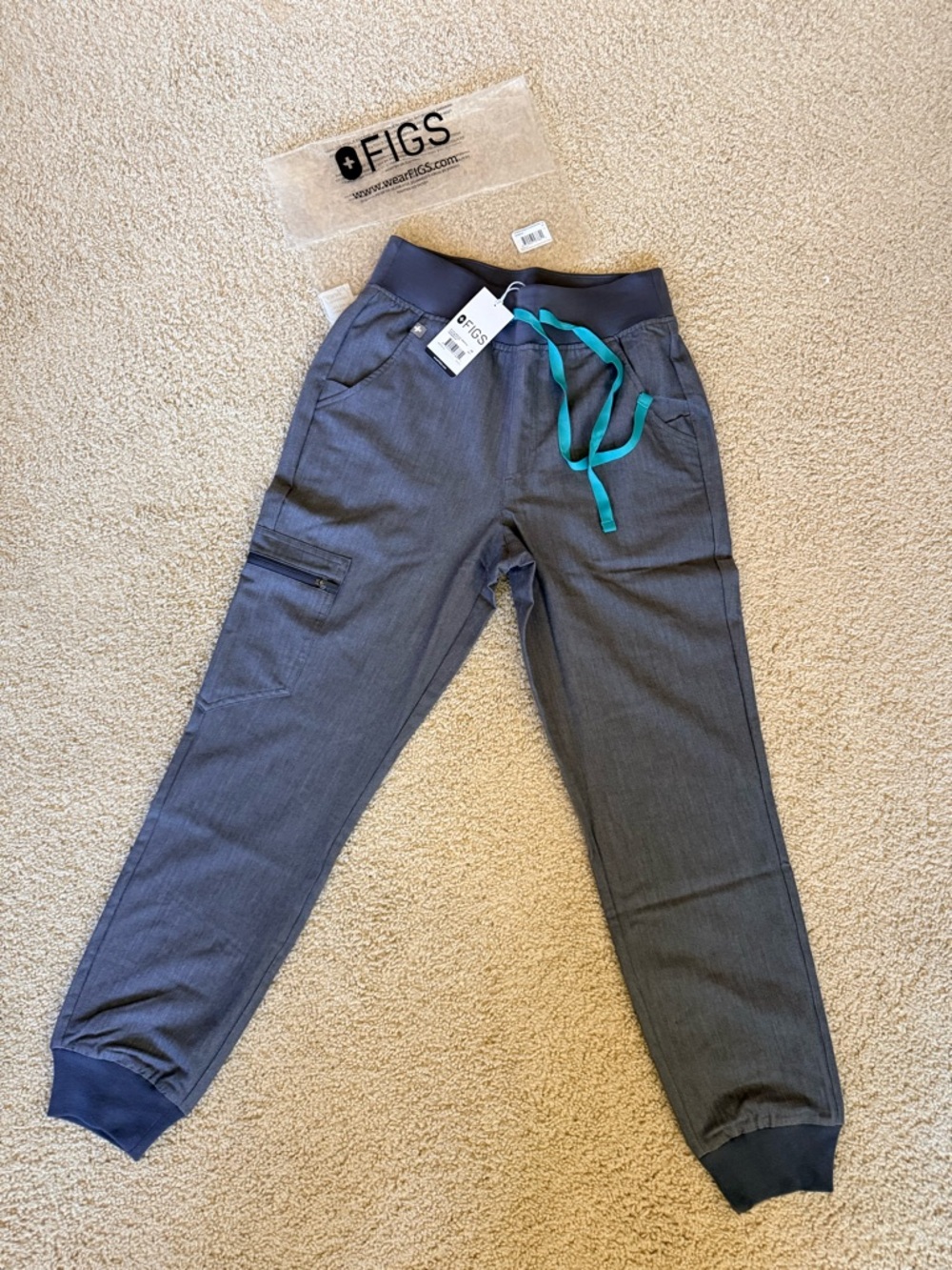 NEW Figs Zamora Scrub high waisted pants Charcoal Joggers with Teal Drawstring